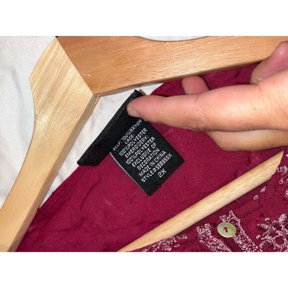 LIV Los Angeles Burgundy Elastic Sleeve Embroidered Boho Blouse Women's Size 2X - Picture 6 of 9